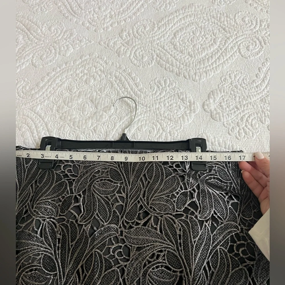 White House Black Market Dark Gray Lace Pencil Skirt Size 14 - Picture 4 of 9